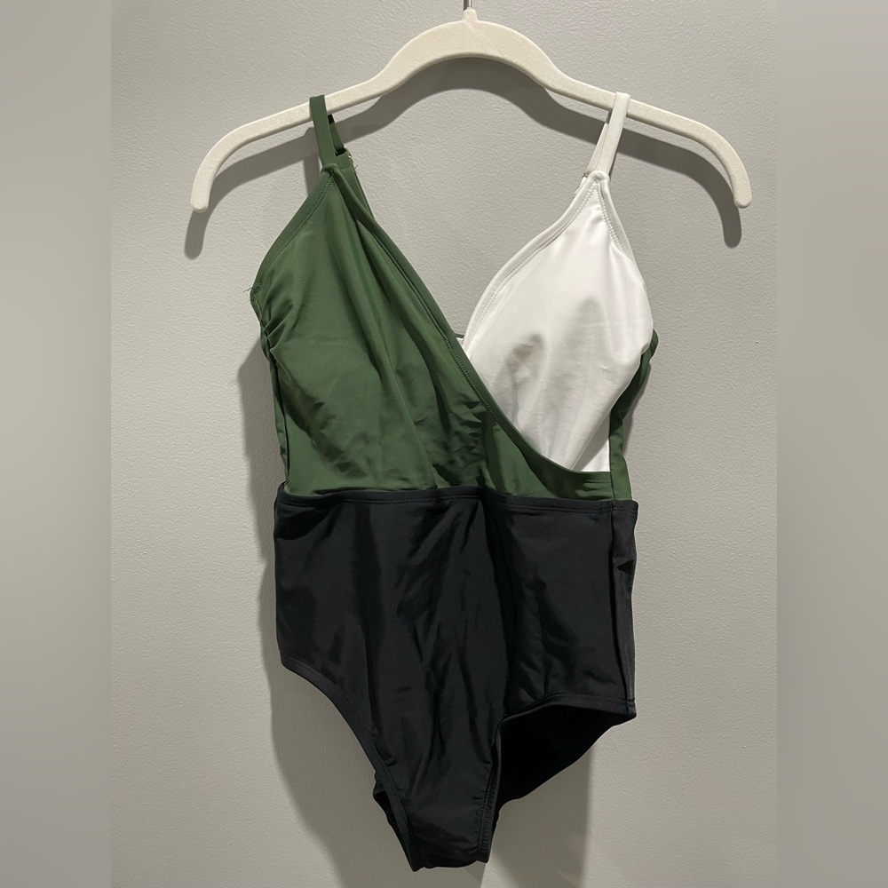NWOT Kona Sol one piece women’s (S) bathing suit